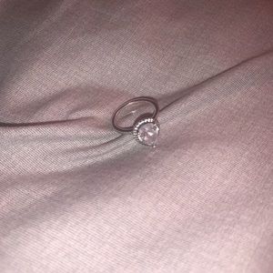 Teardrop pandora ring